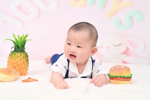 济源宝宝在妈妈肚子里